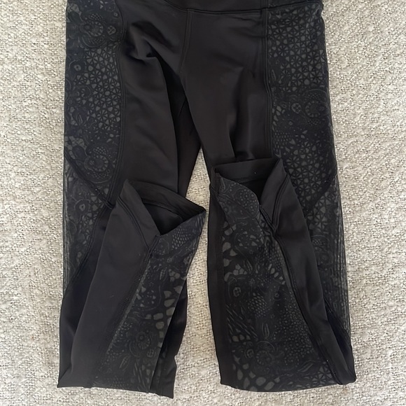Vintage Lululemon Leggings black and Mesh Size 2 - Picture 6 of 7